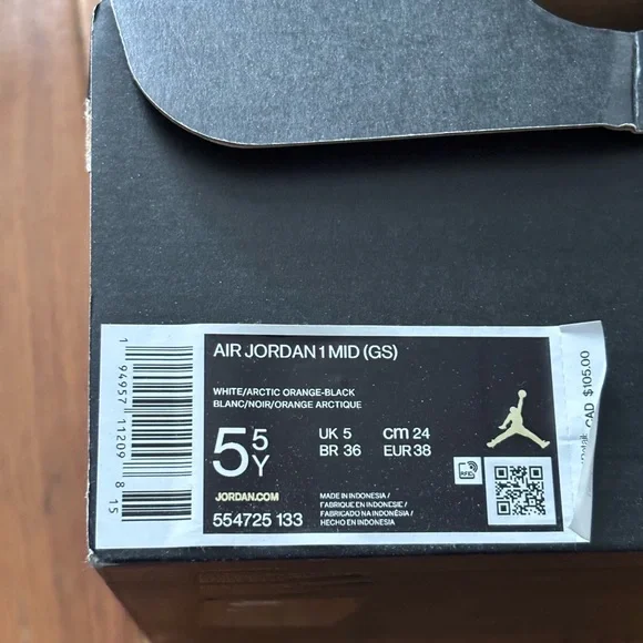 Jordan Air 1 Mid (GS) in White, Orange, and Black - Picture 4 of 5